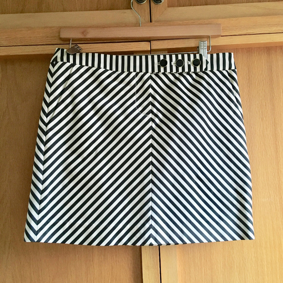 J. Crew Dresses & Skirts - ⚡️ J Crew Black White Stripe Chevron Mini Skirt